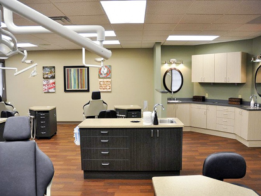 Tables and chairs in orthodontic treatment area